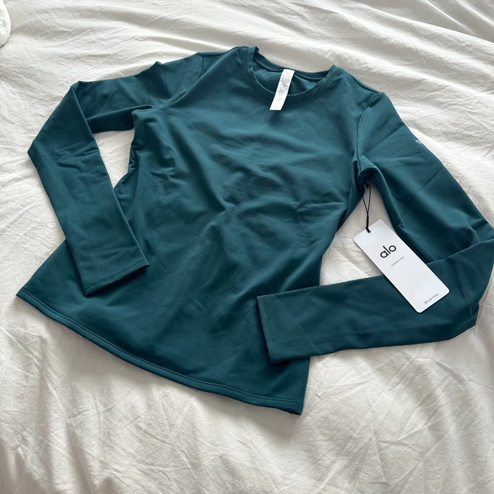 ALO YOGA - AIRBRUSH WINTER WARM NOCTURNE LONG SLEEVE Midnight Green